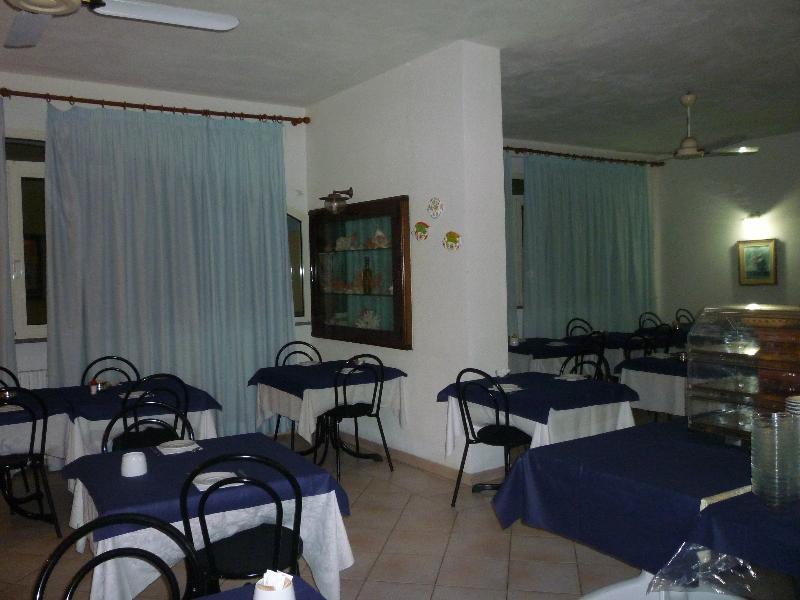 Hotel L'Ancora Santa Teresa Gallura Exterior photo